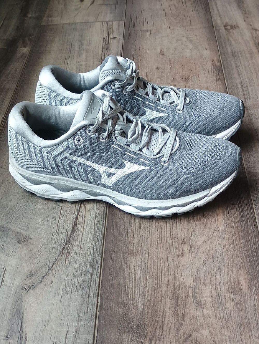Mizuno Gray Knit Running Sneakers